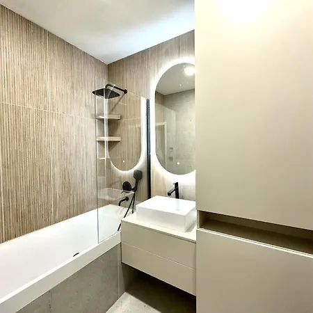 5 Min Dancing House Prague, Luxury And Modern Apartment Prague